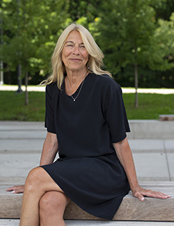 smye_v_2_250x325.jpg