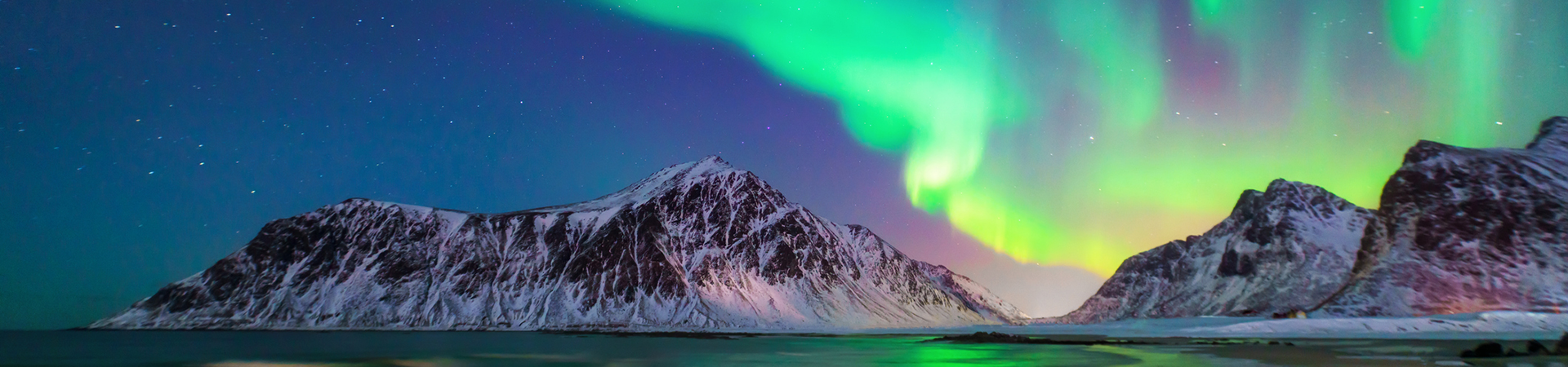 Aurora borealis in an arctic night