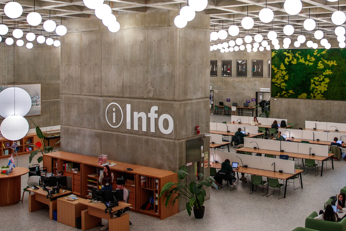 Photo of Weldon Library information desk