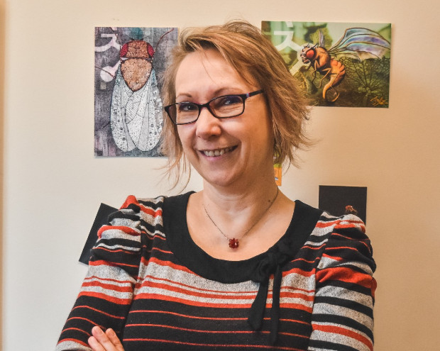 Anne F Simon