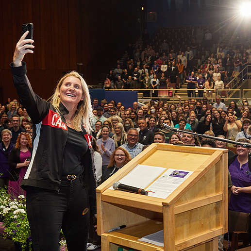 Hayley Wickenheiser does a selfie with participants at the Staff and Leader Learning Day.