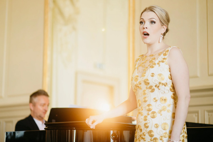 Laura Neilsen, soprano