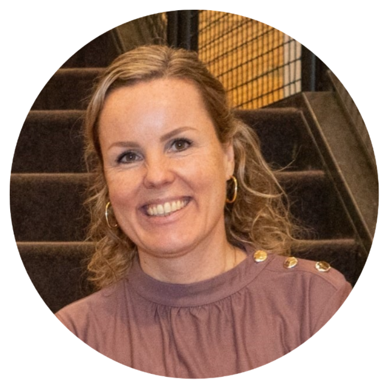 Headshot of Lisa Vandeberg