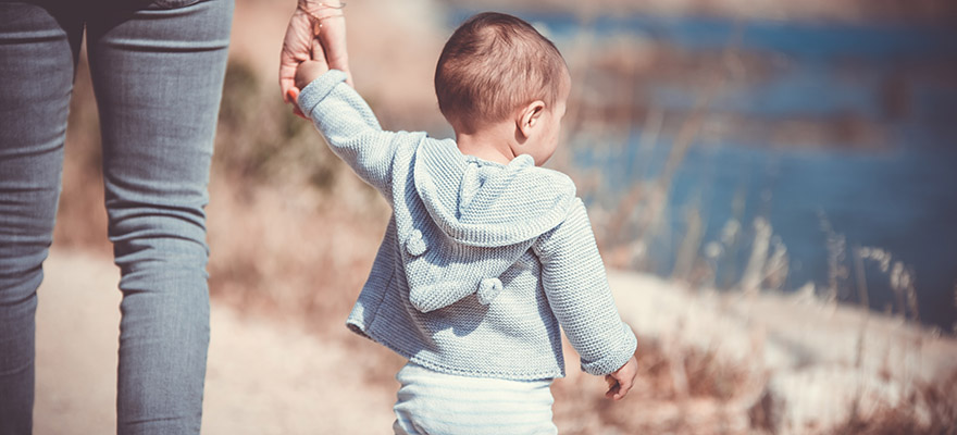 toddler-holding_hand_880x400.jpg