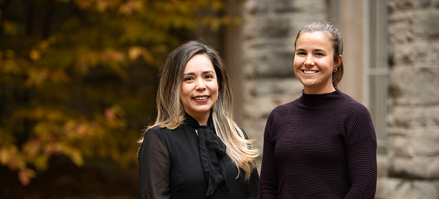 (L to R) Clinical Educator Award Winners Natalia Perez-Velez and Abby Llewellyn.