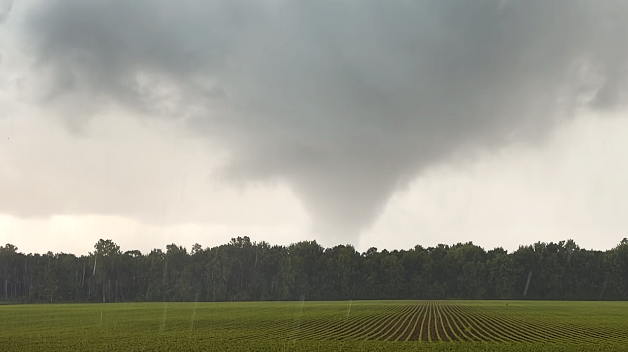 Tornado image / Mark Robinson (TWN)
