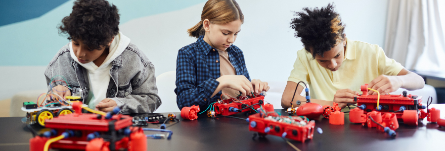 Students building robots