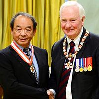 TK Sham receiving the Order of Canada in 2017